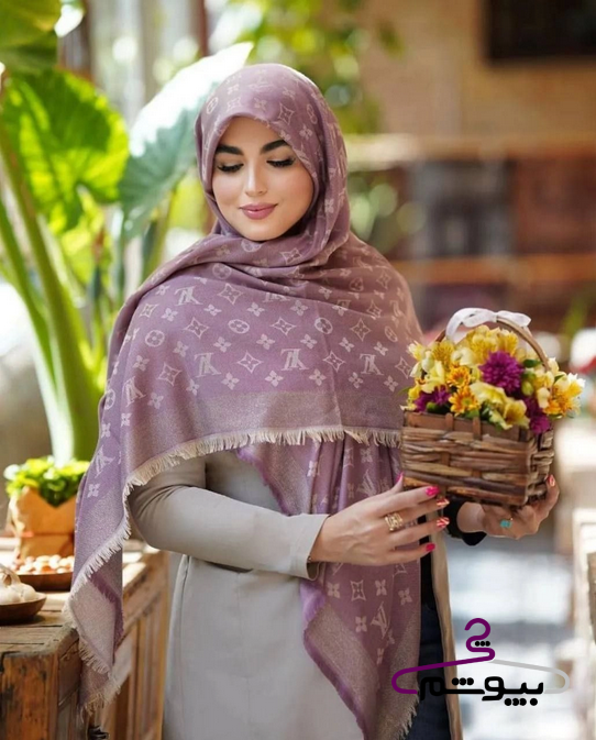 روسری کشمیر حاشیه لمه طرح LV ارغوانی